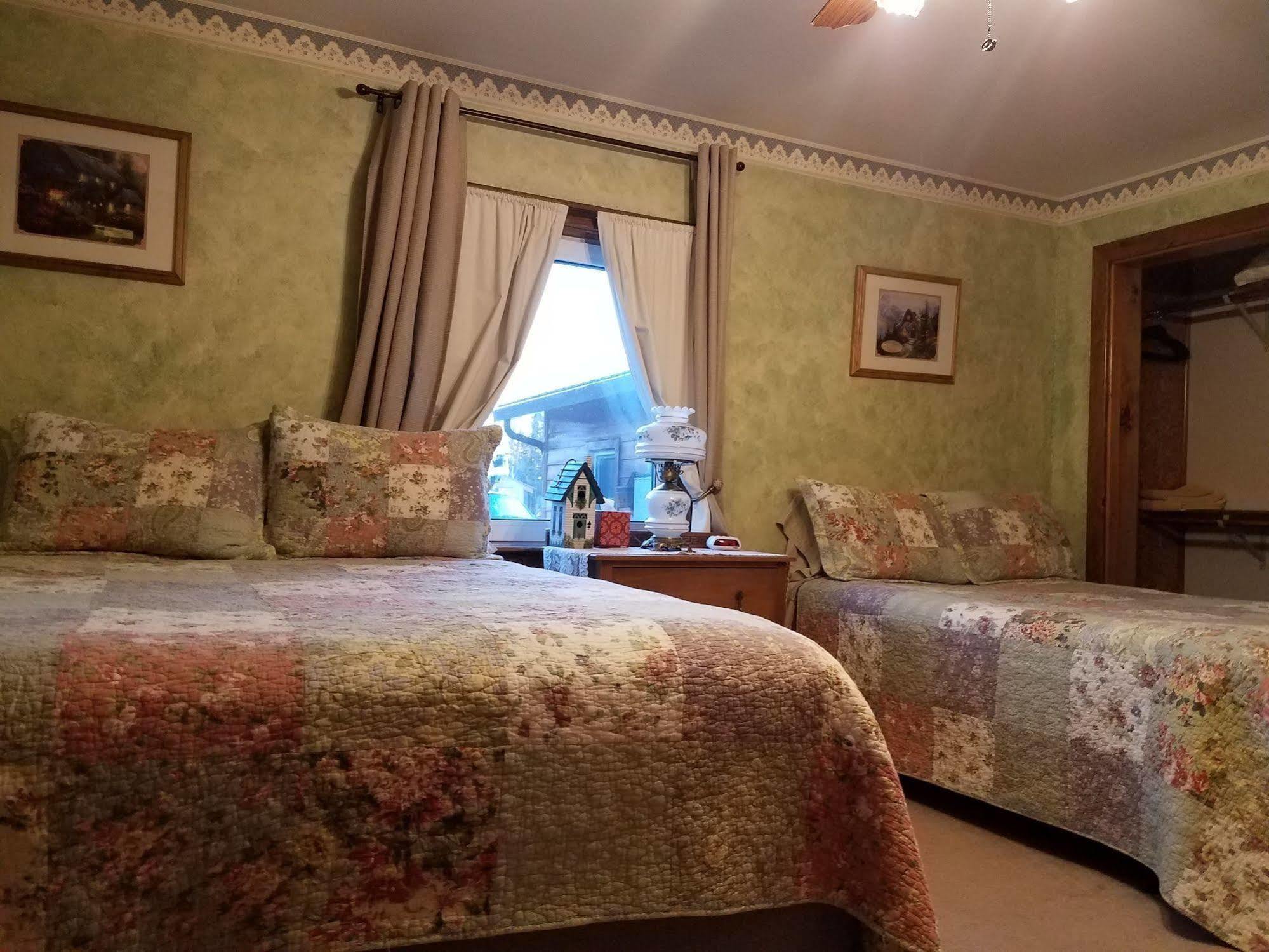 Denali Touch Of Wilderness B&B Хийли Екстериор снимка