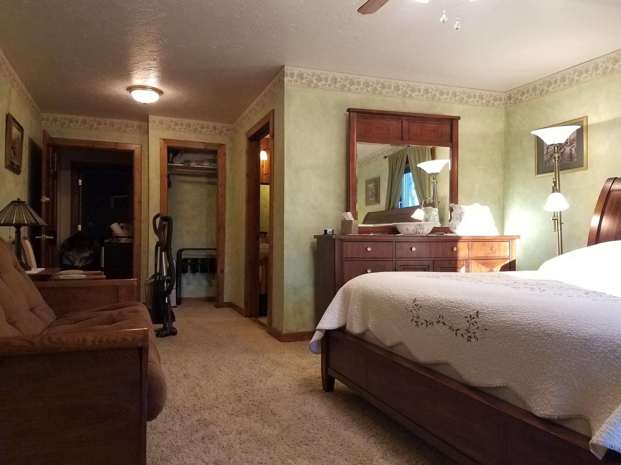 Denali Touch Of Wilderness B&B Хийли Екстериор снимка