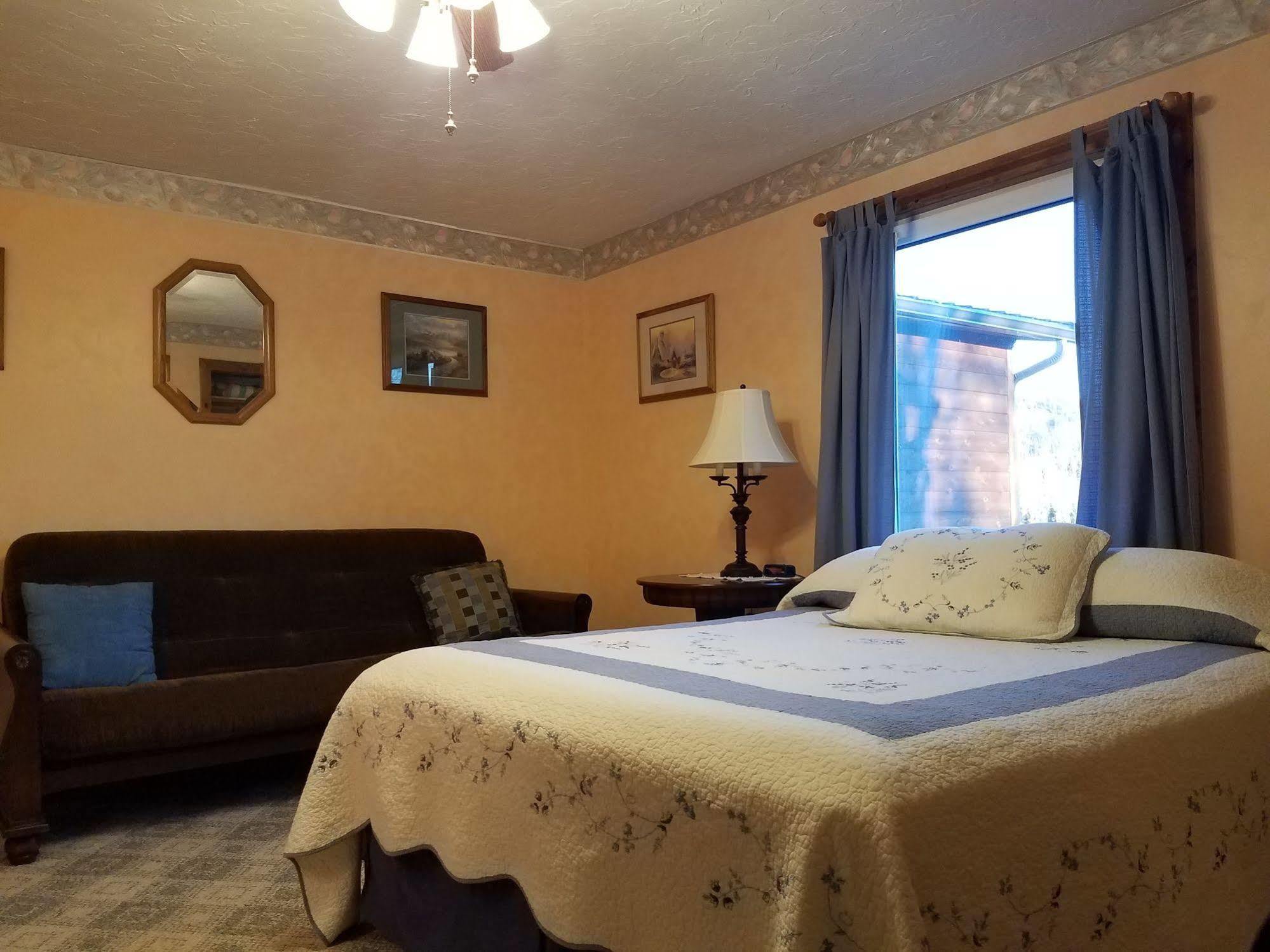 Denali Touch Of Wilderness B&B Хийли Екстериор снимка