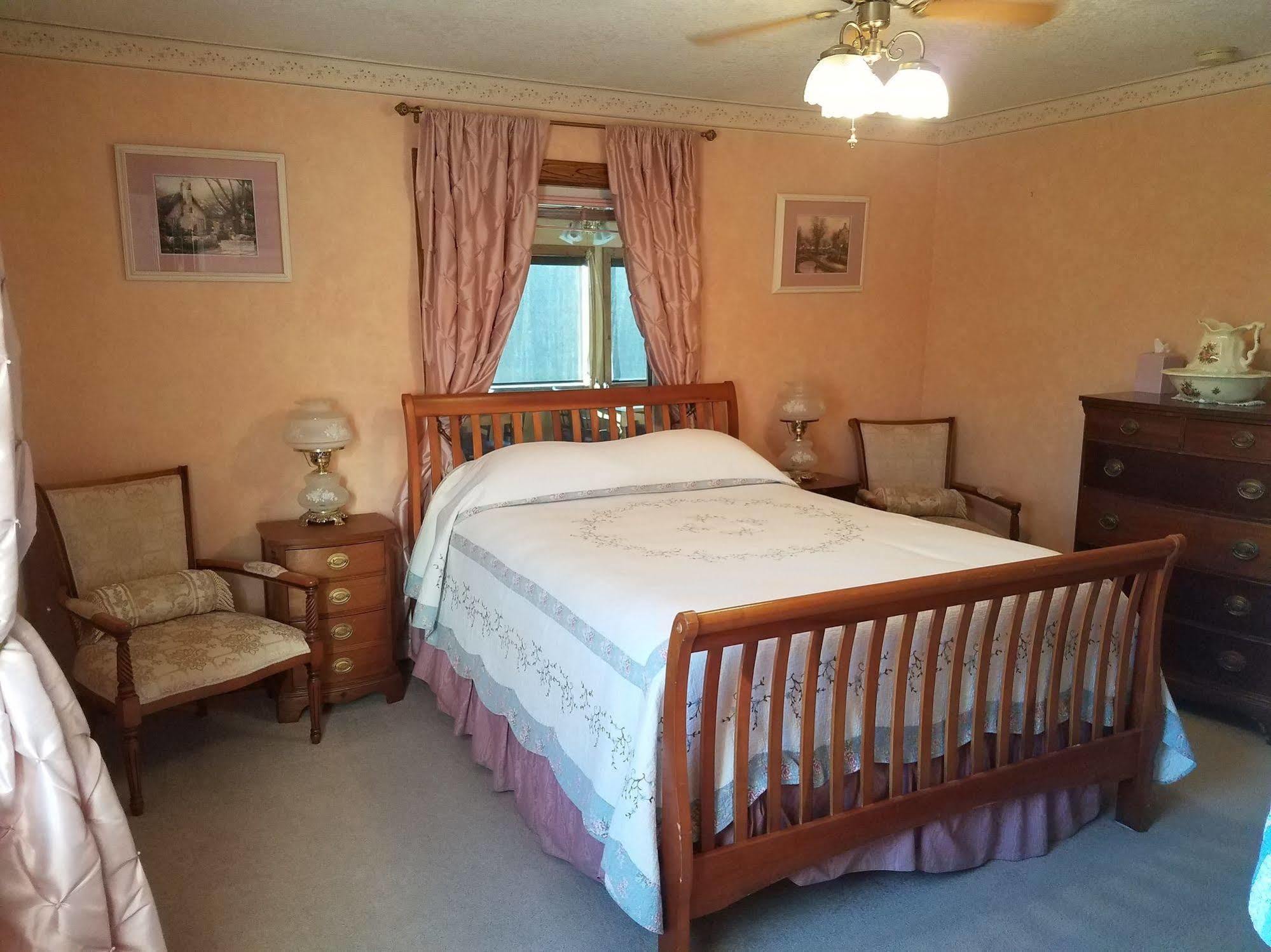Denali Touch Of Wilderness B&B Хийли Екстериор снимка