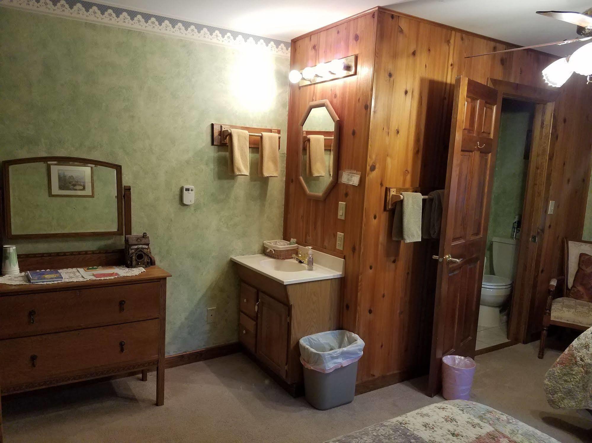 Denali Touch Of Wilderness B&B Хийли Екстериор снимка